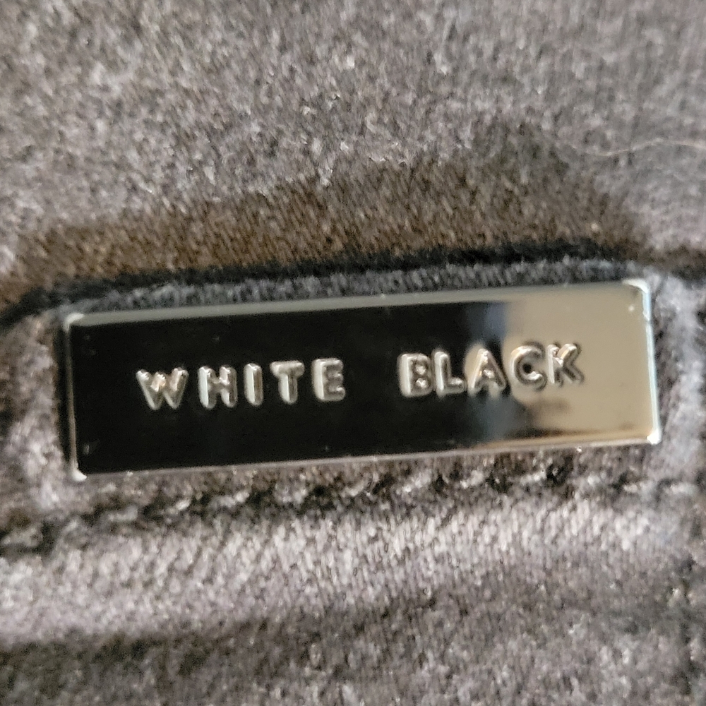 White House Black Market Distressed Black Women's Skinny Jeans Size 0 - Picture 5 of 14
